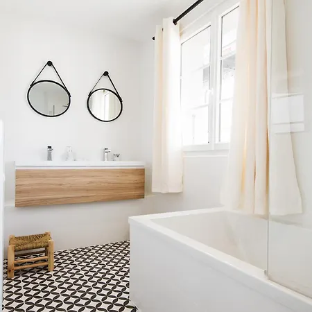Вилла Familiale Renovee, Centre Village - Ла-Куард-сюр-Мер